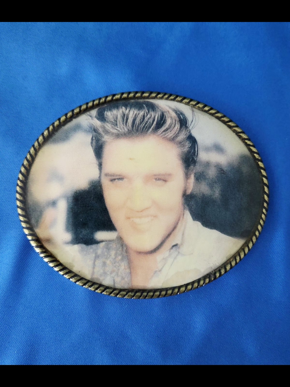Vintage ELVIS PRESLEY Oval Photo Belt Buckle - Gold-Tone Frame